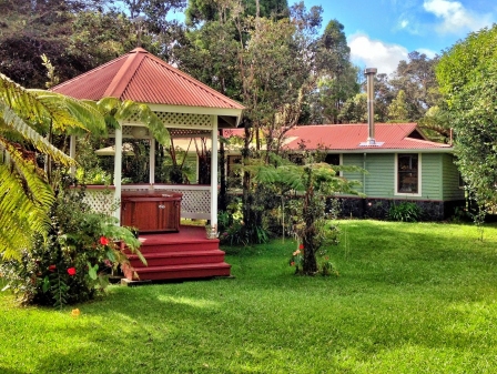 Maid's Quarters gazebo and hot tub